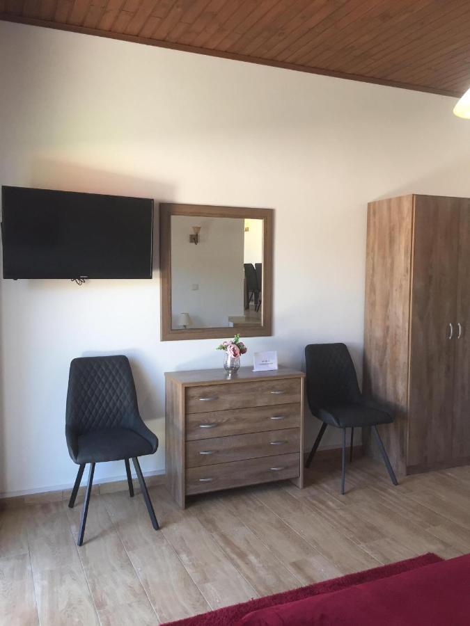 1 Holiday home Tris Elies
